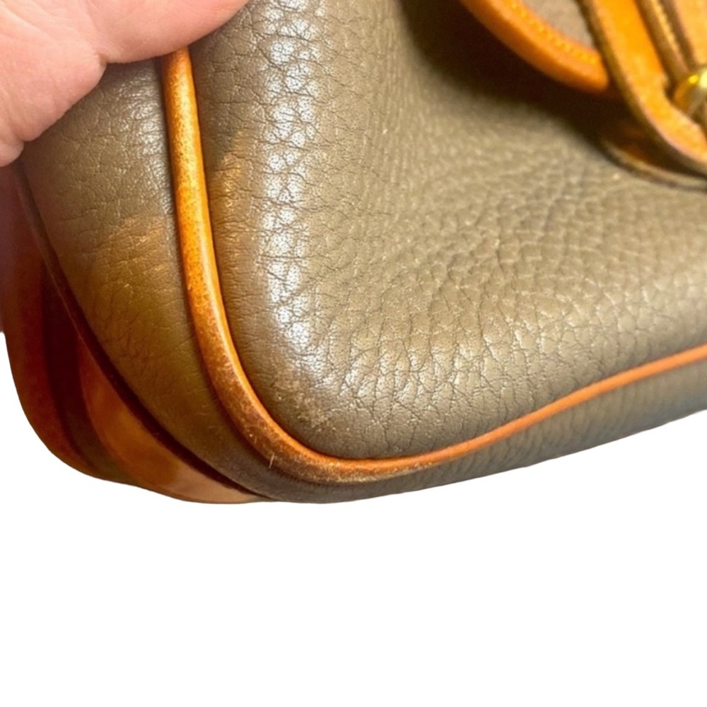 DOONEY AND BOURKE VINTAGE 1992 TAUPE PEBBLED LEATHER CROSSBODY - Picture 11 of 15